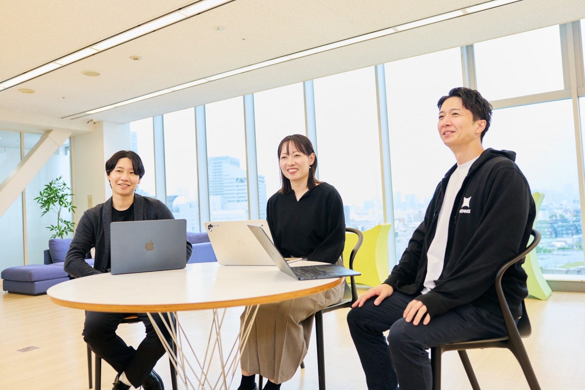 HENNGE株式会社 Customer Success Division 3名 打合せ風景